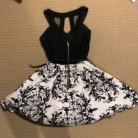 Macy’s Crystal Doll dress, used once for homecoming, size 1 - Picture 5 of 6